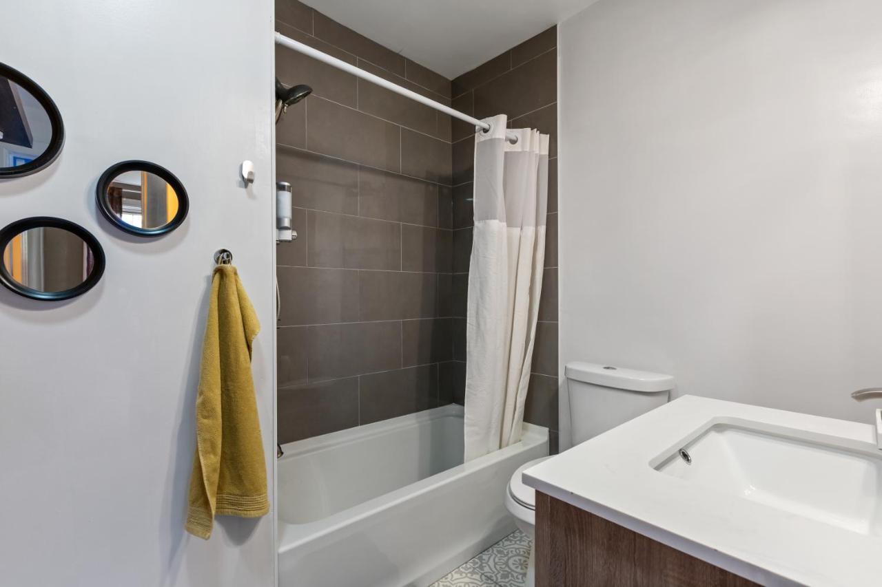 Pristine Townhouse With Rooftop Deck Near Canton! ボルティモア エクステリア 写真