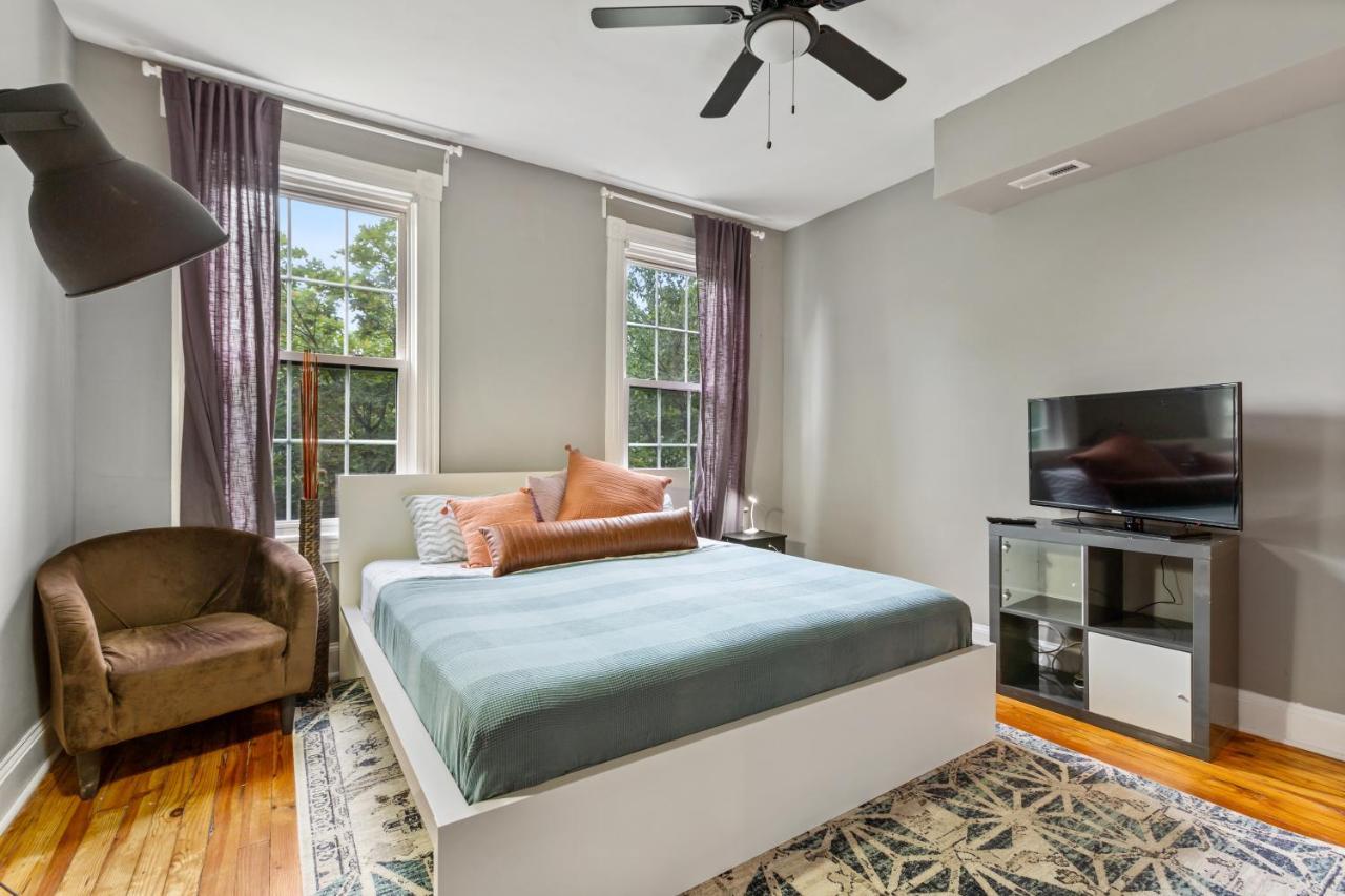 Pristine Townhouse With Rooftop Deck Near Canton! ボルティモア エクステリア 写真