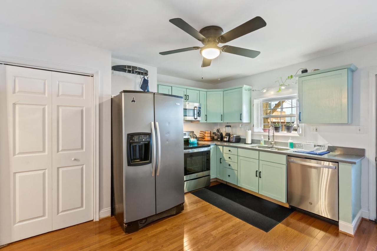 Pristine Townhouse With Rooftop Deck Near Canton! ボルティモア エクステリア 写真