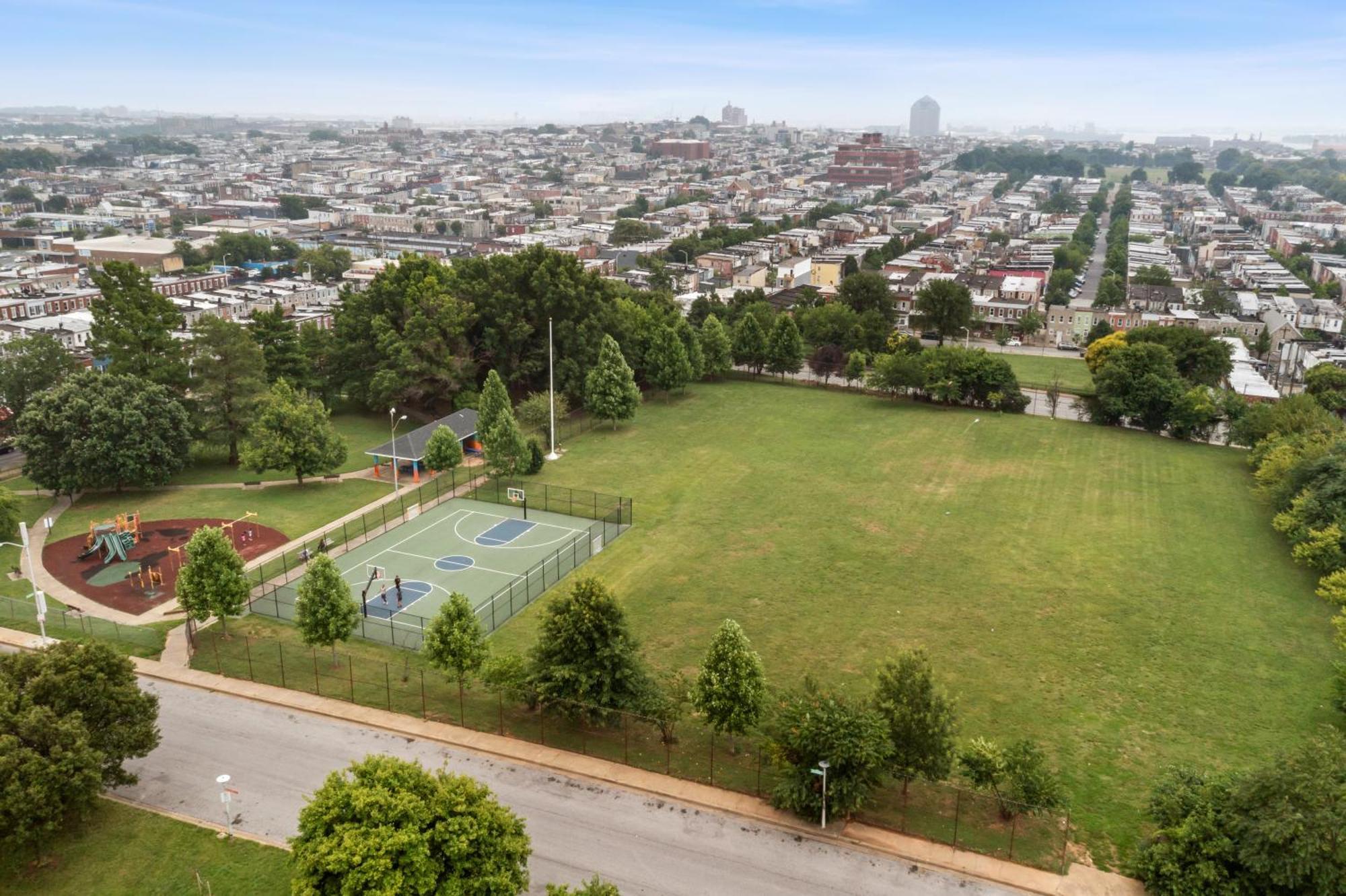 Pristine Townhouse With Rooftop Deck Near Canton! ボルティモア エクステリア 写真